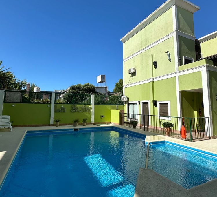 Pileta del hotel La Sofía